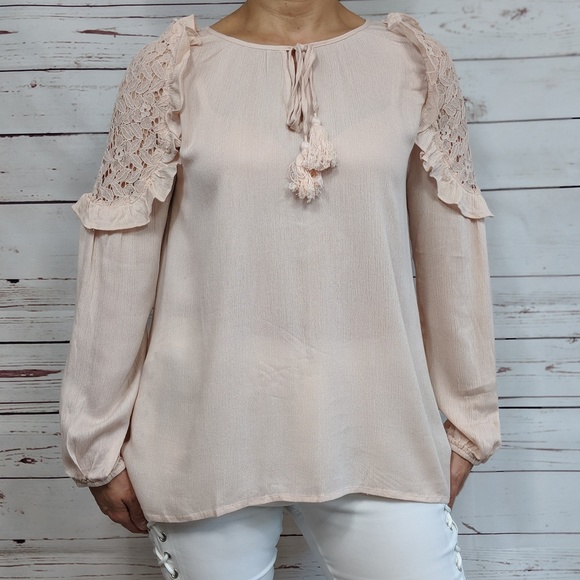 Boho Lace Accent Blouse - Picture 4 of 5